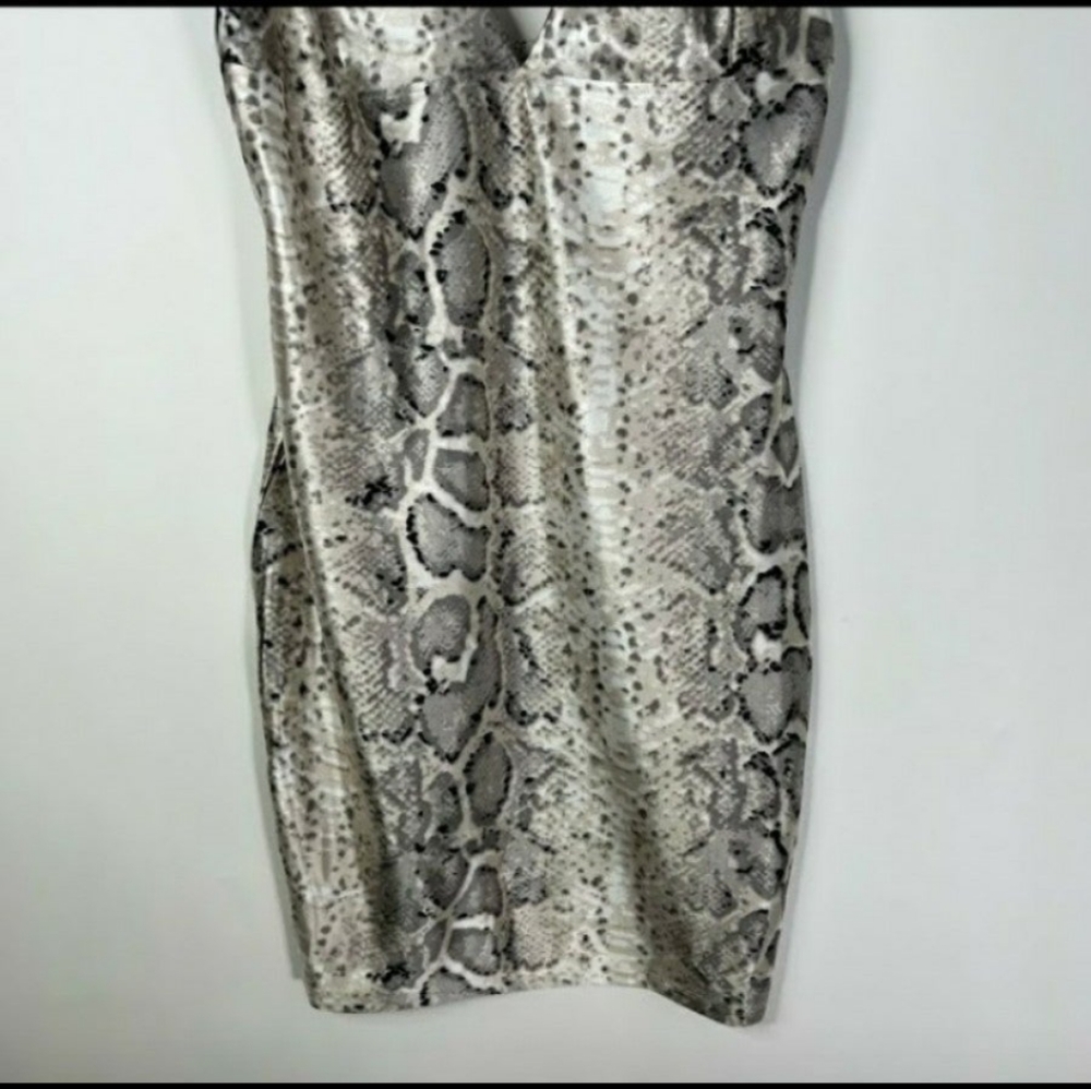 🆕Snakeskin Print Satin Silky V-NeckMini Dress   Size M - Picture 9 of 12
